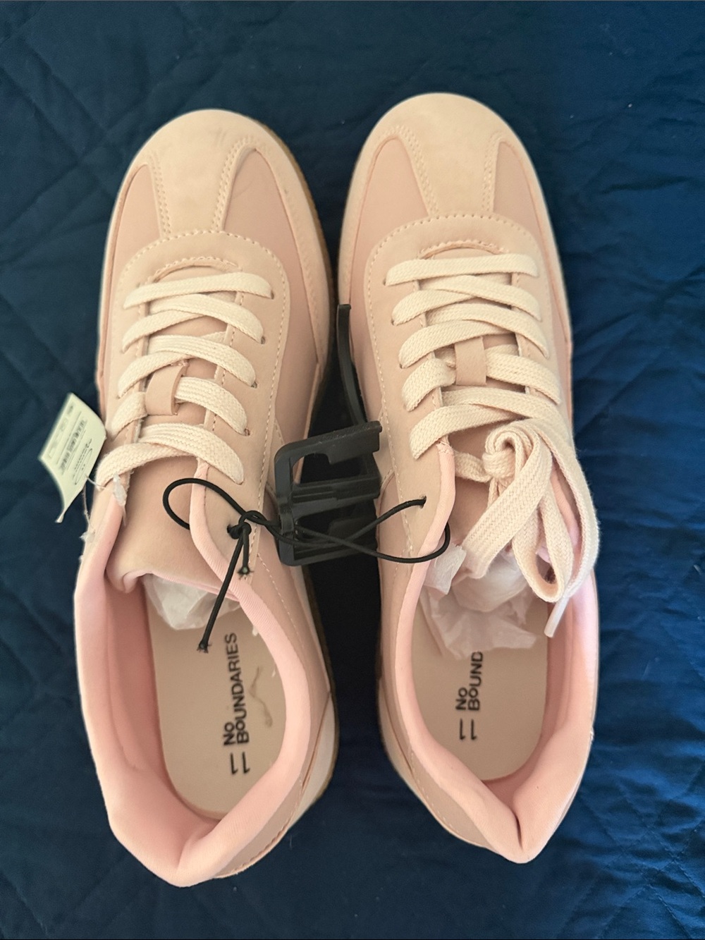 No Boundaries Women's Light Pink Lace-Up Sneakers